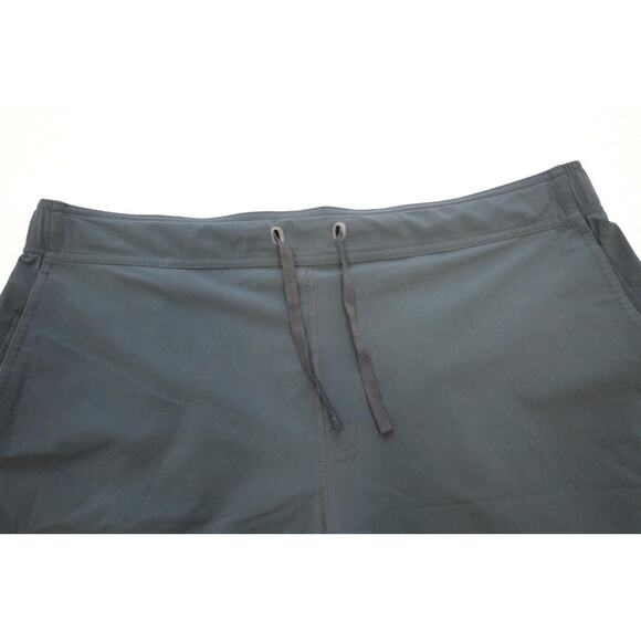 Oakley Board Shorts Stretch Surf Athletic Water Swim Performance Mens Size XL - Picture 3 of 6